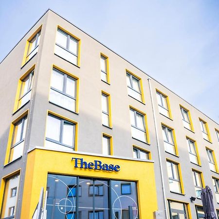 Отель The Base Berlin One Экстерьер фото