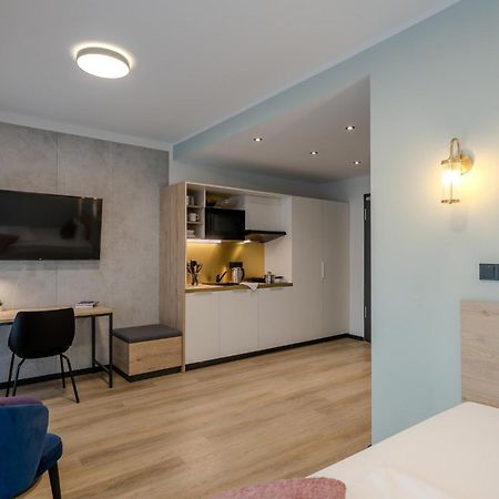 Отель The Base Berlin One Экстерьер фото