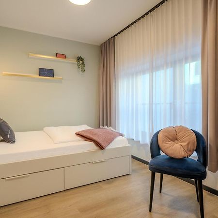 Отель The Base Berlin One Экстерьер фото