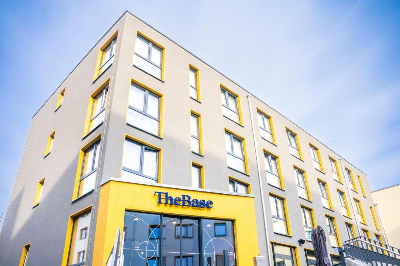 Отель The Base Berlin One Экстерьер фото