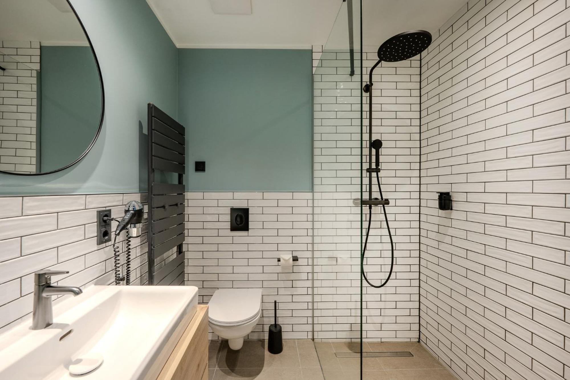 Отель The Base Berlin One Экстерьер фото